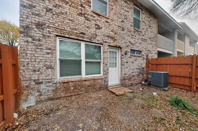 $1,995 | 3925 Brandon Park Drive, Garland, TX 75044