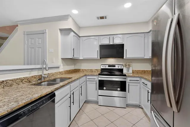 $1,995 | 3925 Brandon Park Drive, Garland, TX 75044