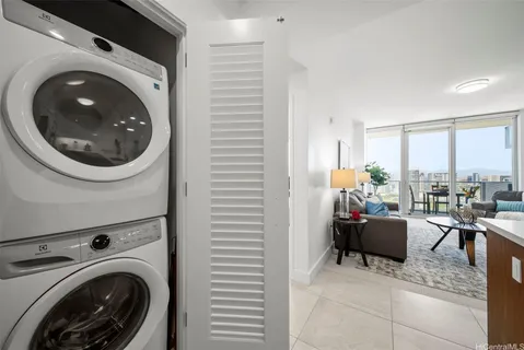 $1,225,000 | 629 Ke’eaumoku Street, Unit 3810, Honolulu, HI 96814