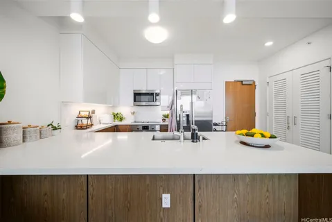 $1,225,000 | 629 Ke’eaumoku Street, Unit 3810, Honolulu, HI 96814
