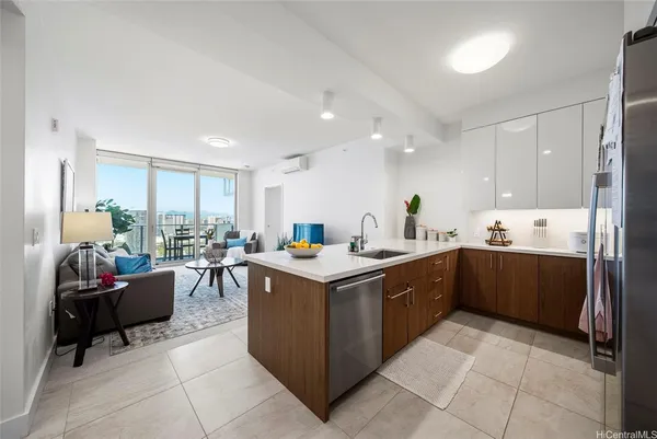 $1,225,000 | 629 Ke’eaumoku Street, Unit 3810, Honolulu, HI 96814