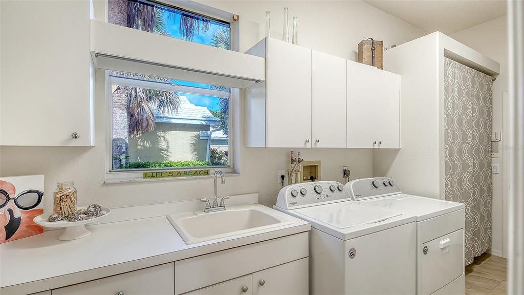 533 Fallbrook Drive Venice, FL 34292 - Photo 32 of 70