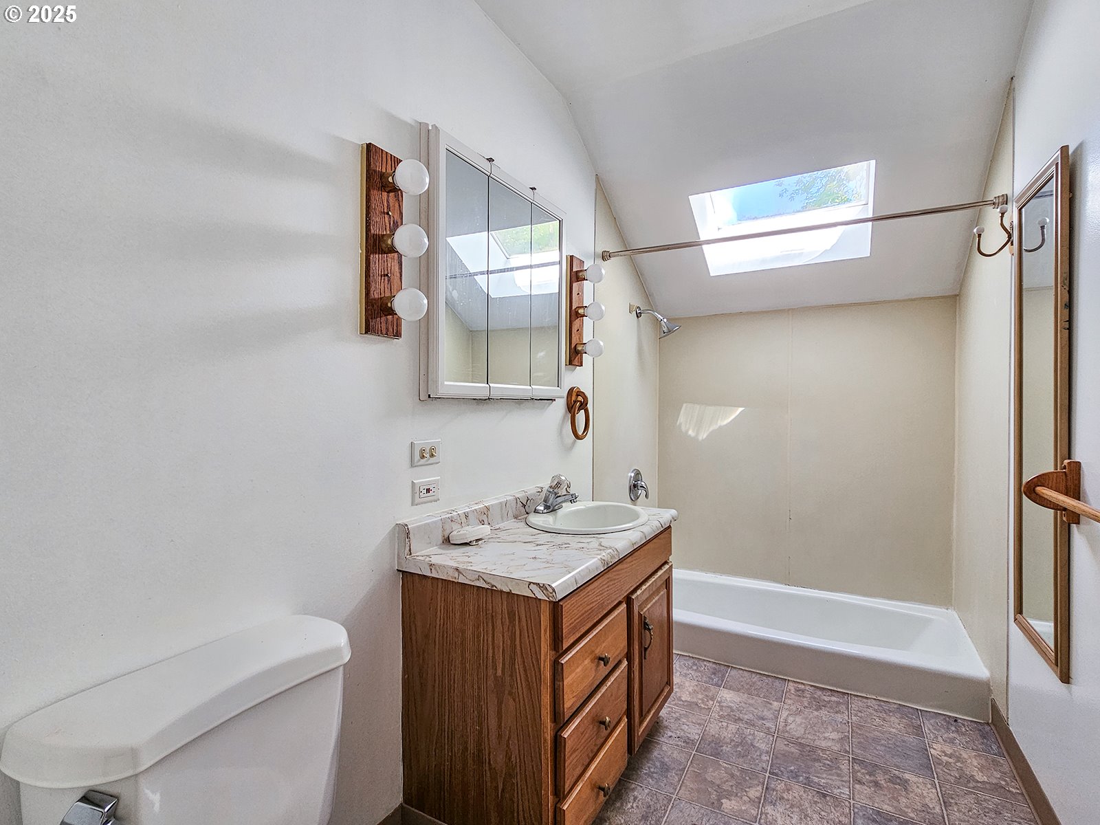 13355 Southwest Hazel Street Beaverton, OR 97005 - Photo 13 of 31 Gallery Image 13