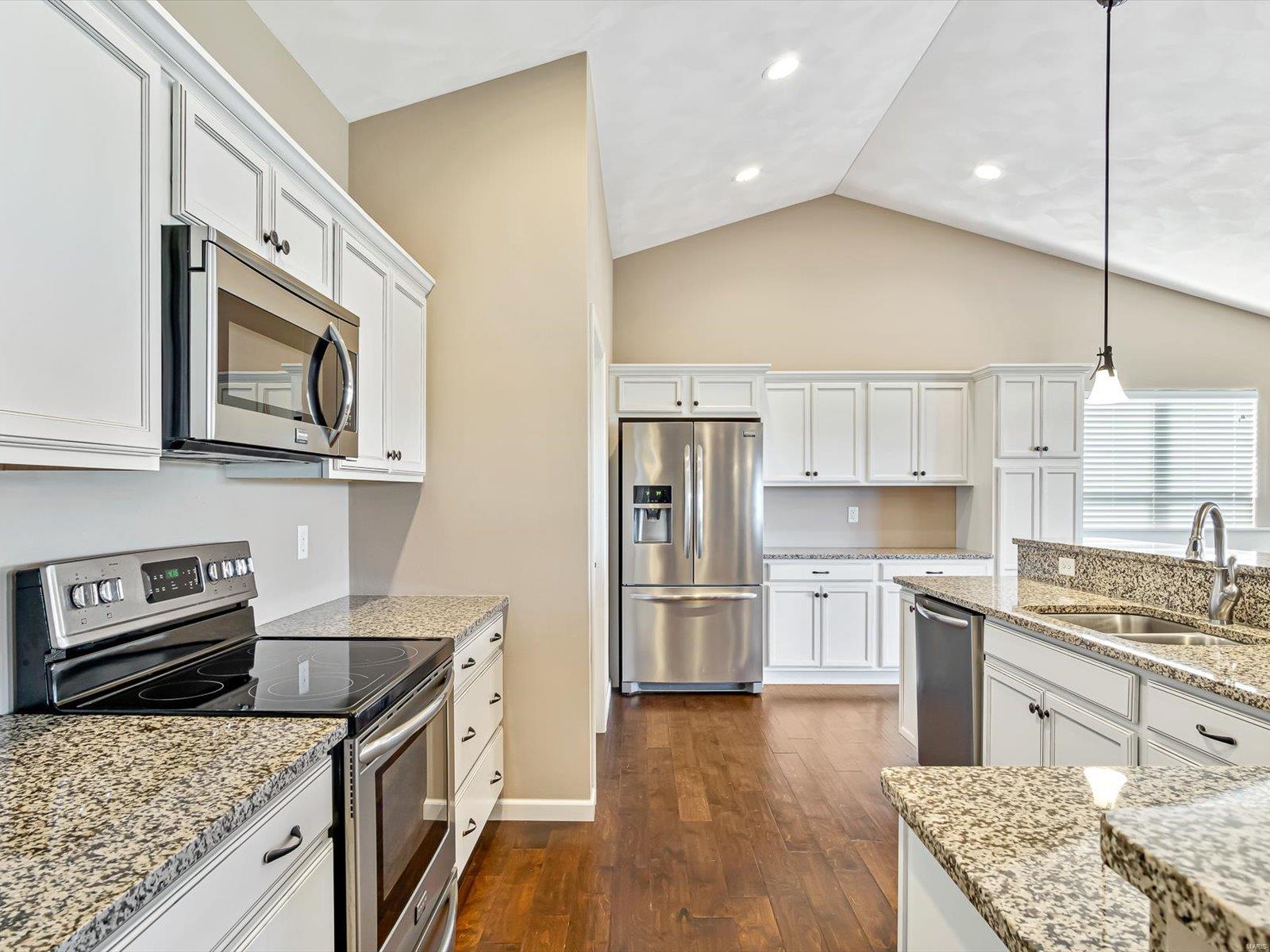 719 Pheasant Waterloo, IL 62298 - Photo 6 of 29 Gallery Image 6