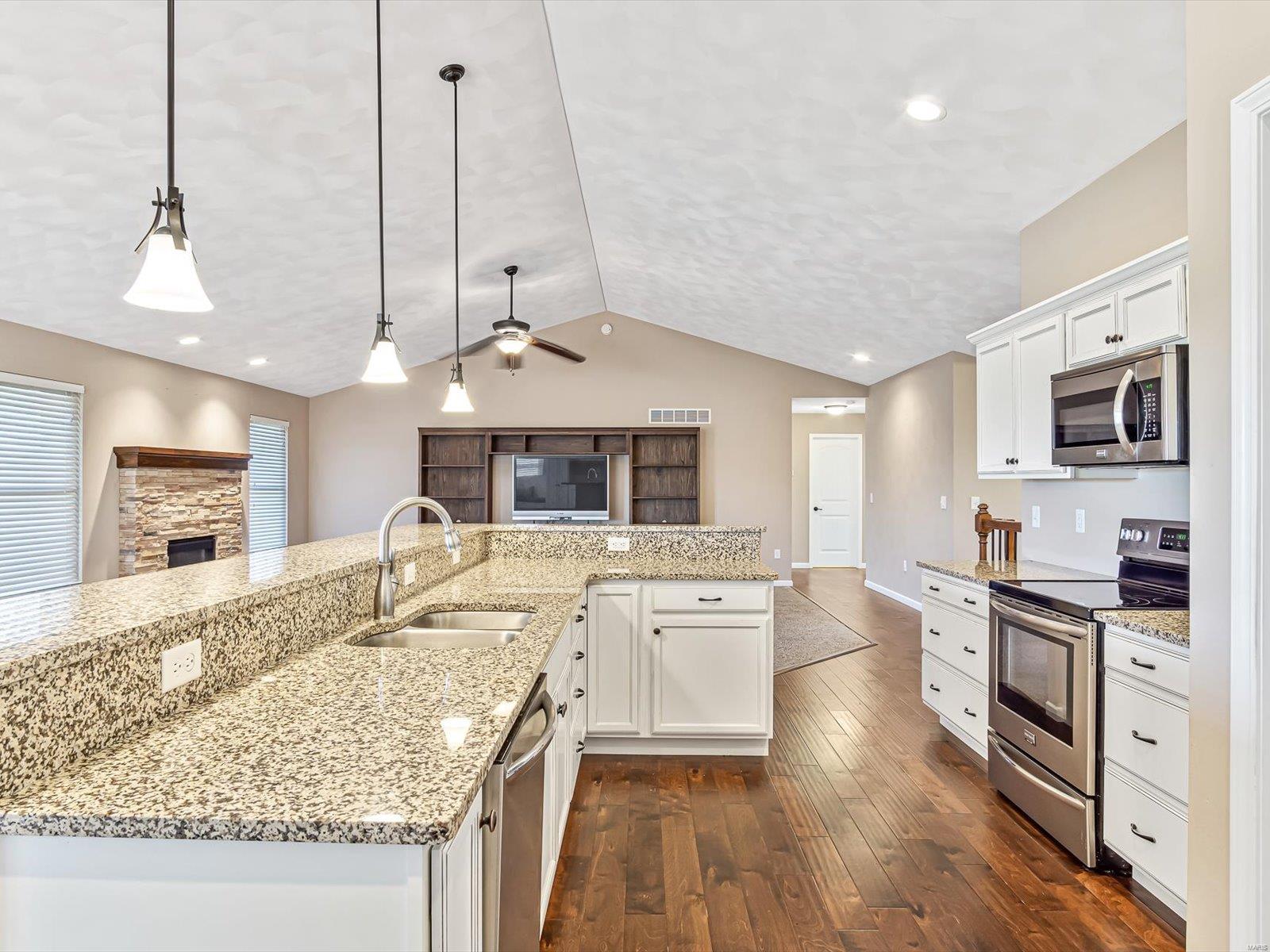 719 Pheasant Waterloo, IL 62298 - Photo 7 of 29 Gallery Image 7