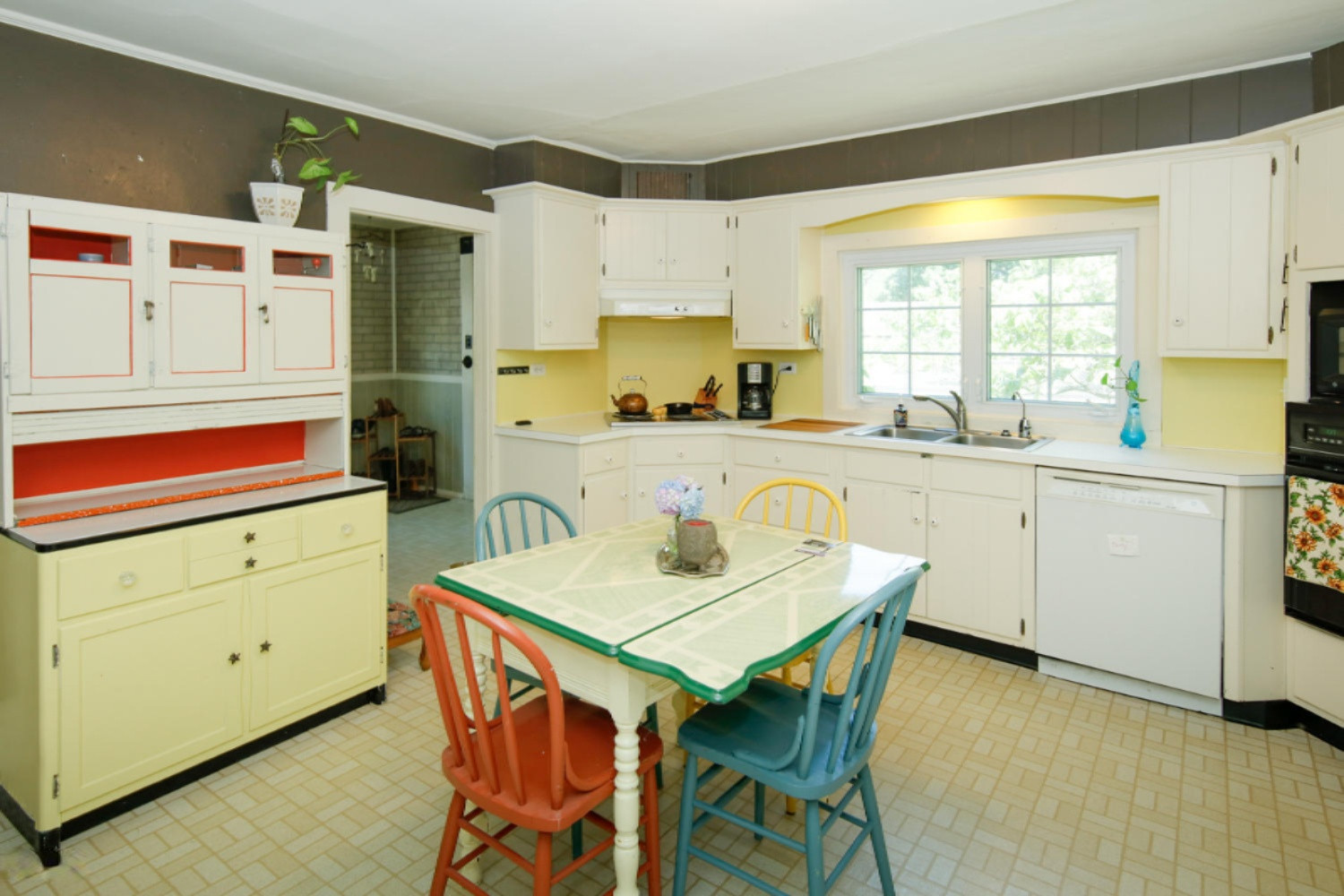 1013 Nichols Road Kalamazoo, MI 49006 - Photo 11 of 30 1013 Nichols Rd-111