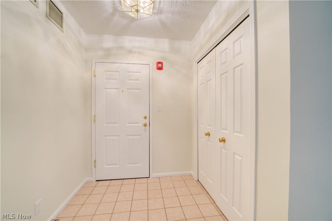 22481 Center Ridge Road, Unit 101 Rocky River, OH 44116 - Photo 4 of 39