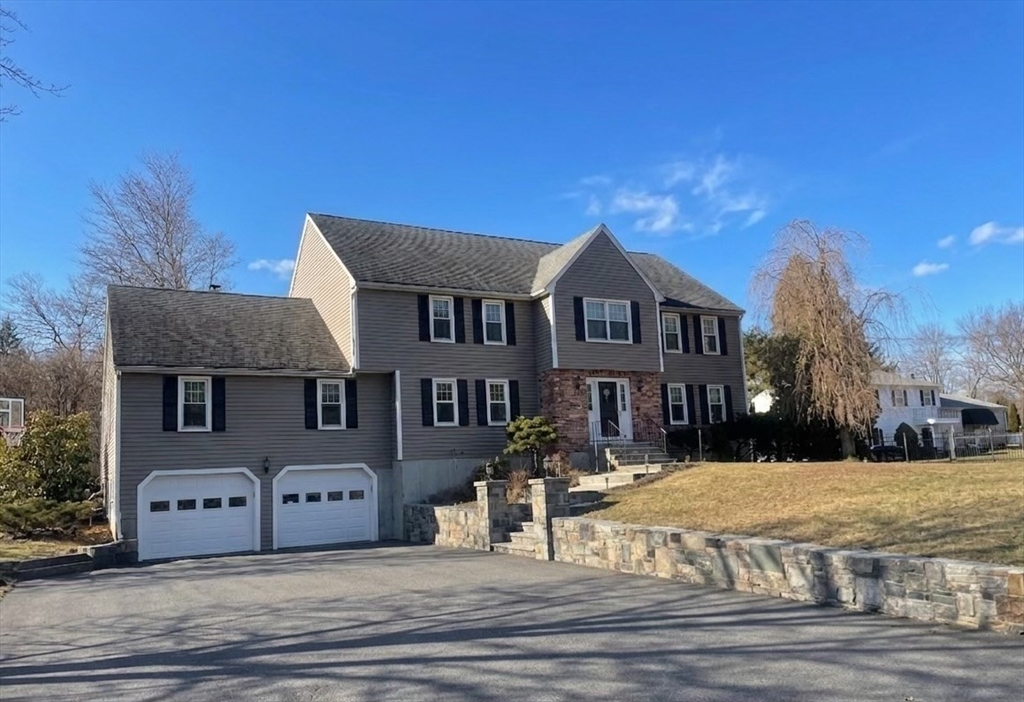 14 Whitewood Road Milford, MA 01757 - Photo 2 of 42