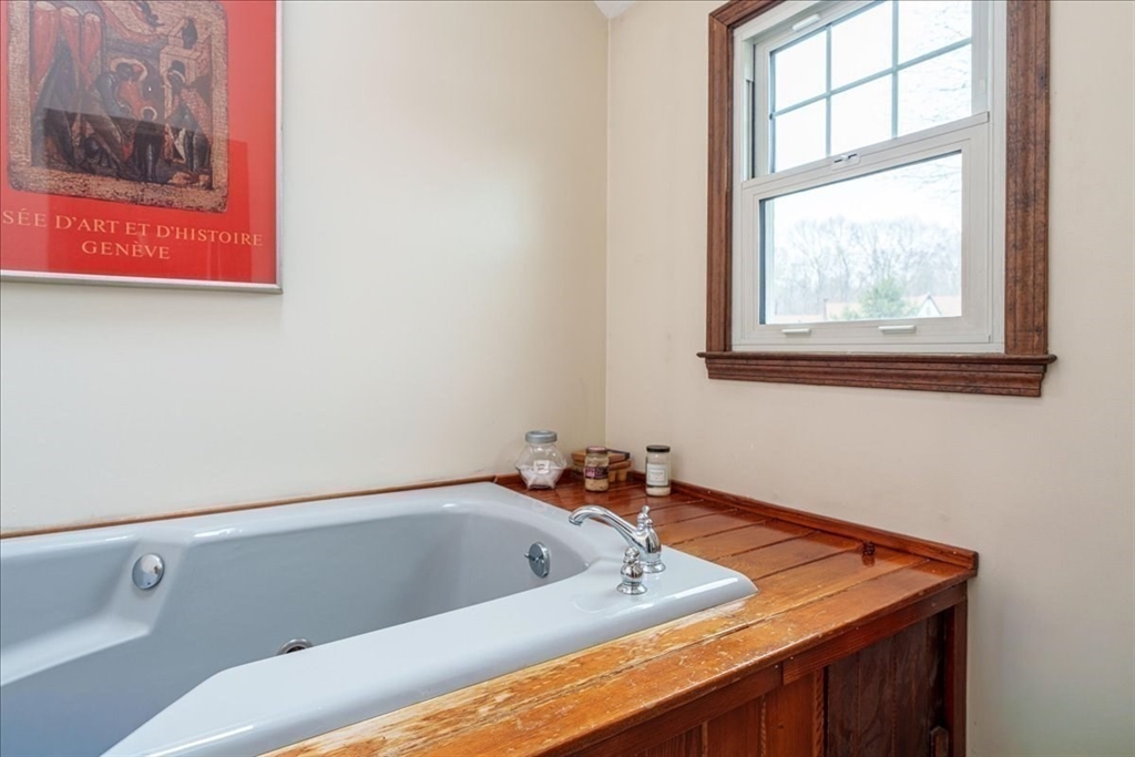 14 Whitewood Road Milford, MA 01757 - Photo 29 of 42