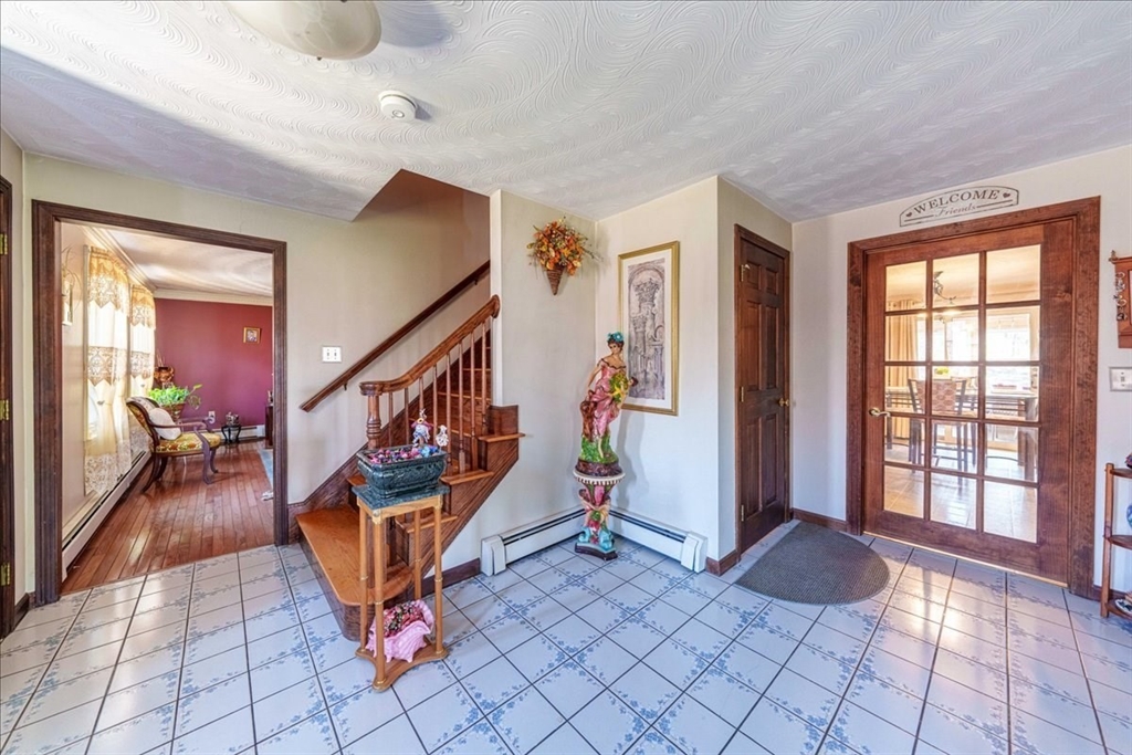 14 Whitewood Road Milford, MA 01757 - Photo 6 of 42