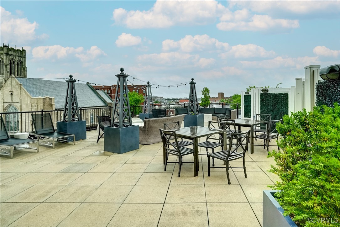 413 Stuart Circle, Unit 4C Richmond, VA 23220 - Photo 22 of 27 a view of a terrace