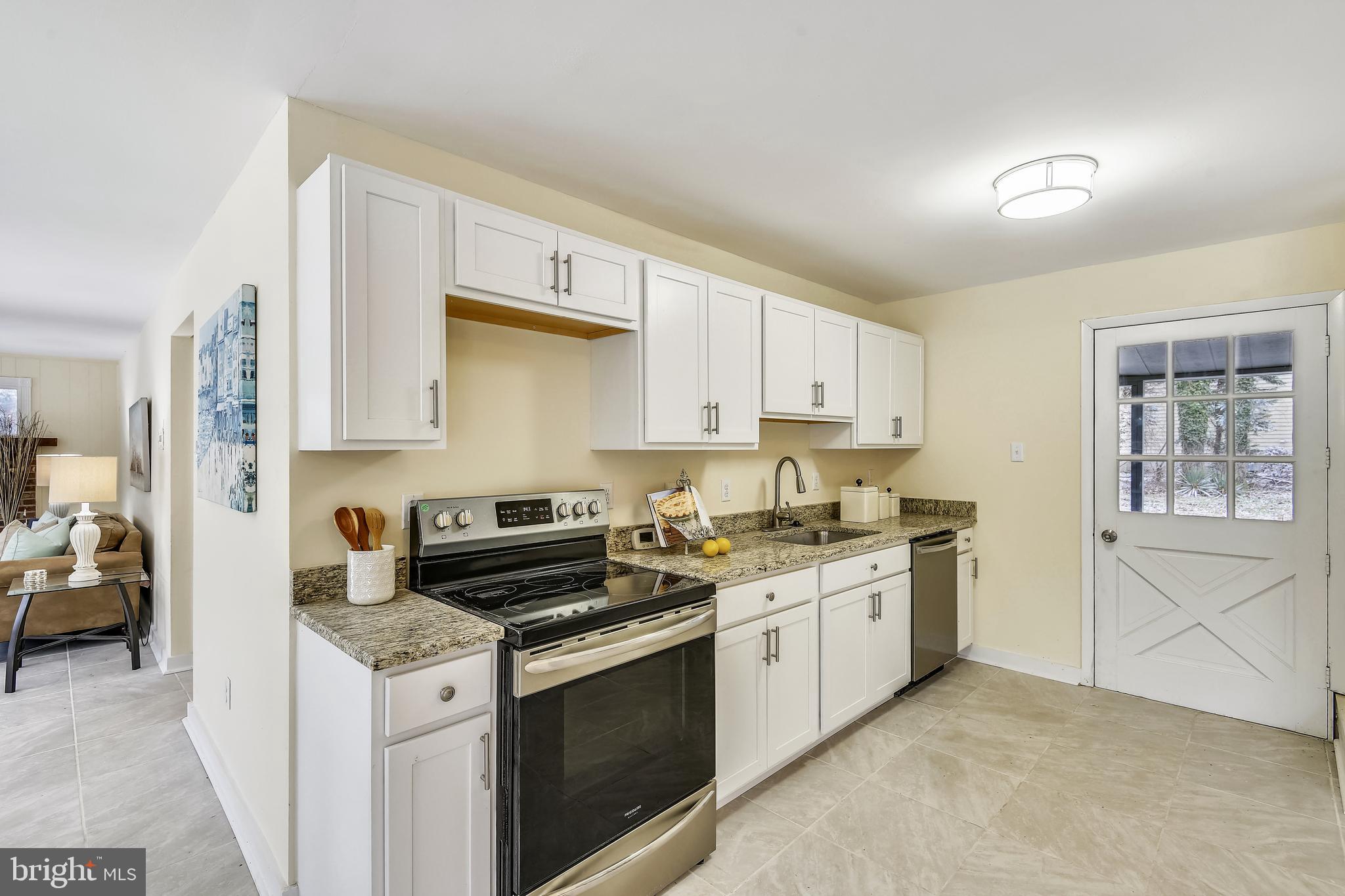 312 Magothy Bridge Road Pasadena, MD 21122 - Photo 7 of 37