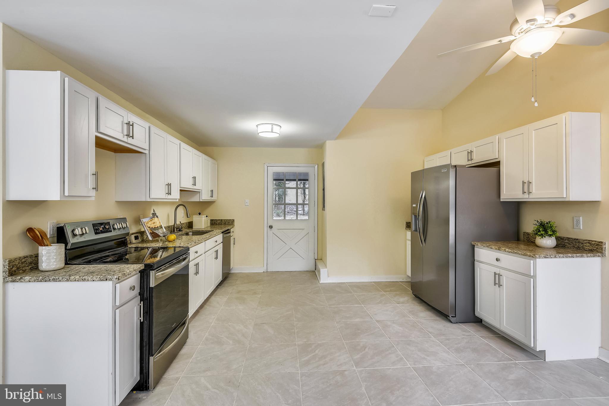 312 Magothy Bridge Road Pasadena, MD 21122 - Photo 10 of 37