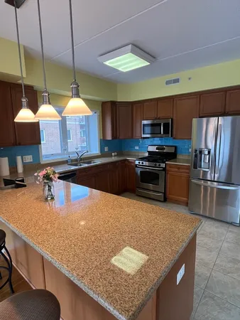 $3,500 | 799 Graceland Avenue, Unit 402A, Des Plaines, IL 60016