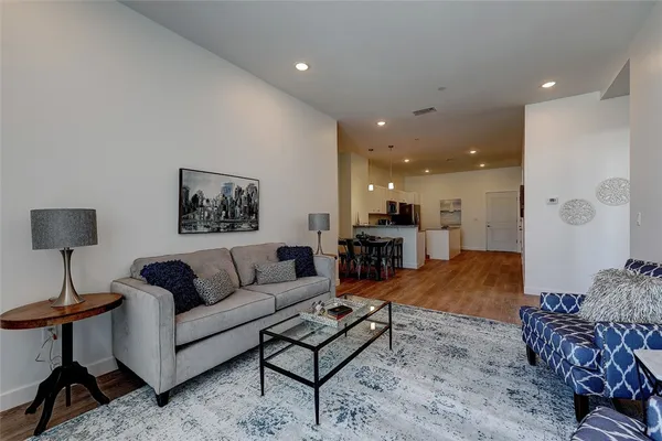 $2,050 | 30 Veterans Memorial Parkway, Unit 103, East Providence, RI 02914