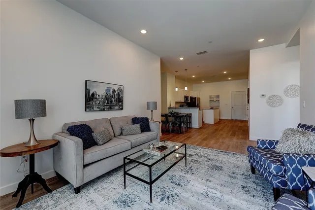 $2,050 | 30 Veterans Memorial Parkway, Unit 103, East Providence, RI 02914