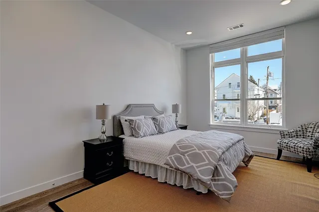 $2,050 | 30 Veterans Memorial Parkway, Unit 103, East Providence, RI 02914