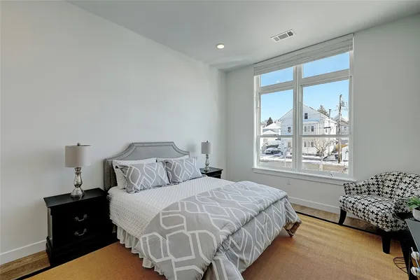 $2,050 | 30 Veterans Memorial Parkway, Unit 103, East Providence, RI 02914
