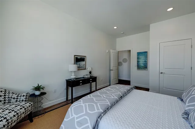 $2,050 | 30 Veterans Memorial Parkway, Unit 103, East Providence, RI 02914