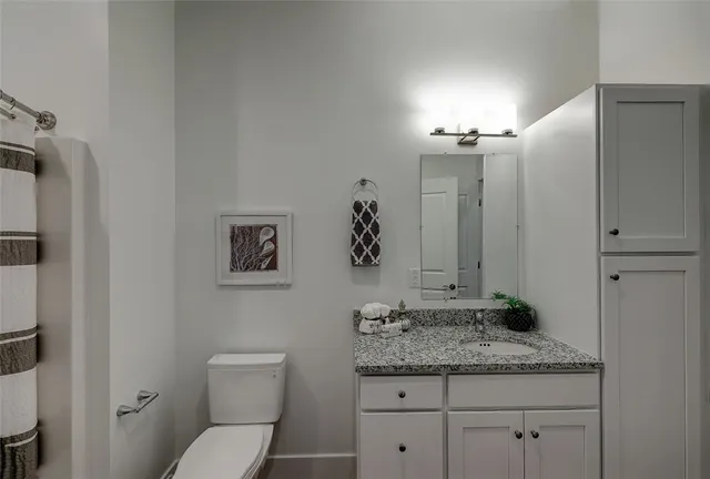 $2,050 | 30 Veterans Memorial Parkway, Unit 103, East Providence, RI 02914