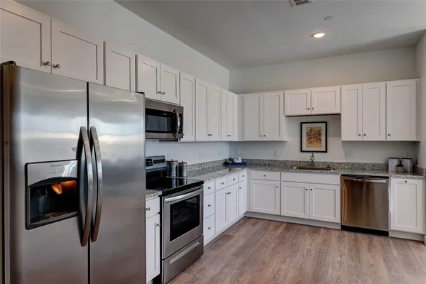 $2,050 | 30 Veterans Memorial Parkway, Unit 103, East Providence, RI 02914