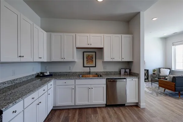 $2,050 | 30 Veterans Memorial Parkway, Unit 103, East Providence, RI 02914