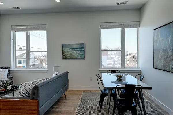 $2,050 | 30 Veterans Memorial Parkway, Unit 103, East Providence, RI 02914