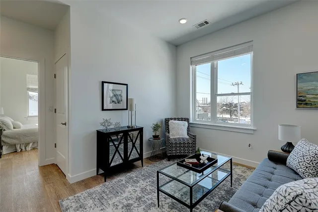 $2,050 | 30 Veterans Memorial Parkway, Unit 103, East Providence, RI 02914