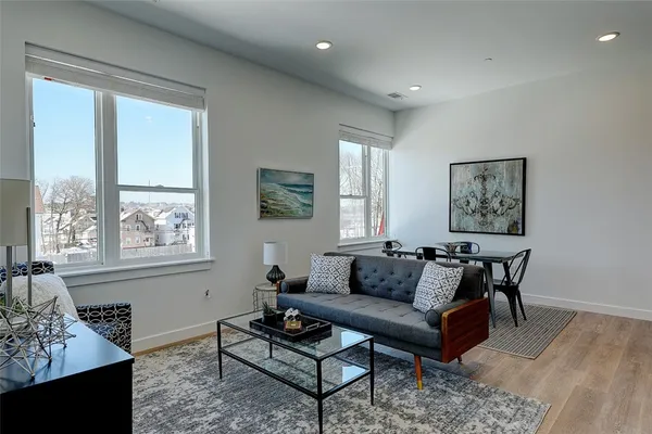 $2,050 | 30 Veterans Memorial Parkway, Unit 103, East Providence, RI 02914