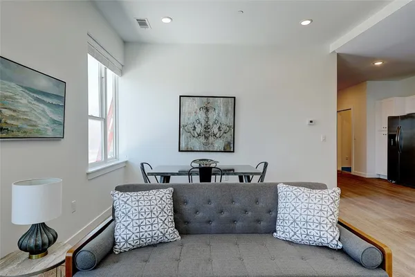 $2,050 | 30 Veterans Memorial Parkway, Unit 103, East Providence, RI 02914