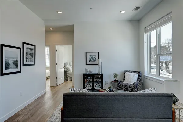 $2,050 | 30 Veterans Memorial Parkway, Unit 103, East Providence, RI 02914