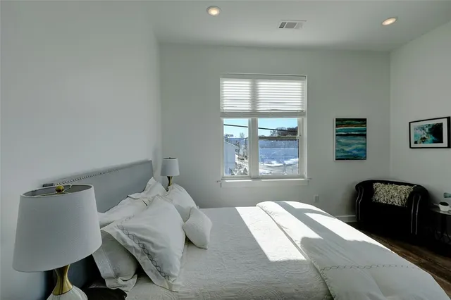 $2,050 | 30 Veterans Memorial Parkway, Unit 103, East Providence, RI 02914