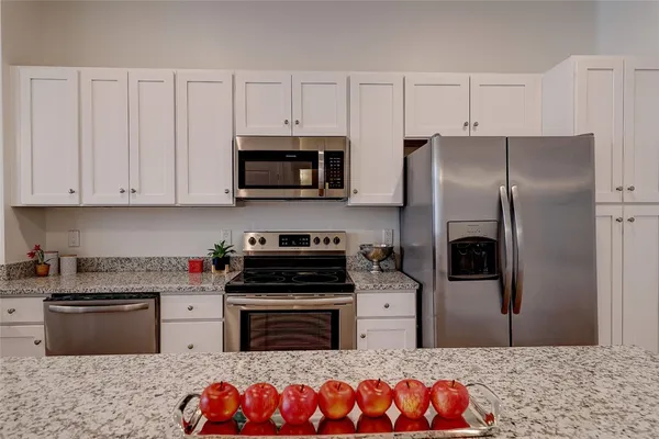 $2,050 | 30 Veterans Memorial Parkway, Unit 103, East Providence, RI 02914