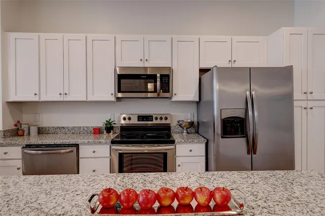 $2,050 | 30 Veterans Memorial Parkway, Unit 103, East Providence, RI 02914