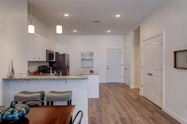 $2,050 | 30 Veterans Memorial Parkway, Unit 103, East Providence, RI 02914