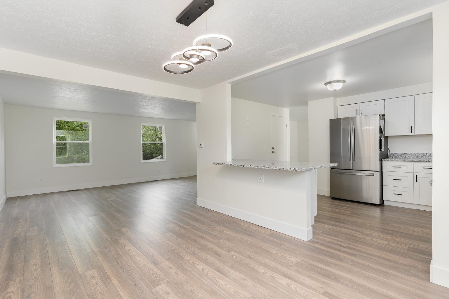 1215 Waycross Road Forest Park, OH 45240 - Photo 12 of 33