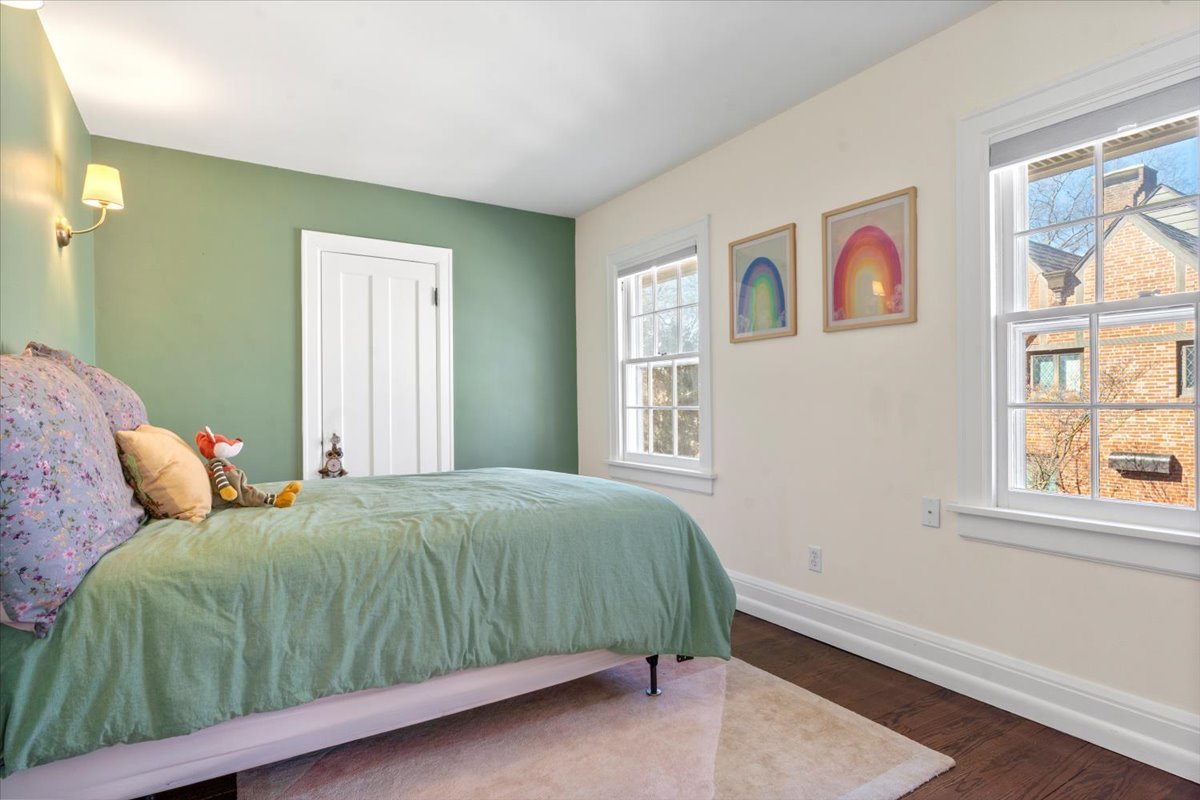 2121 South Illini Road Springfield, IL 62704 - Photo 32 of 43 a bedroom with a bed and windows