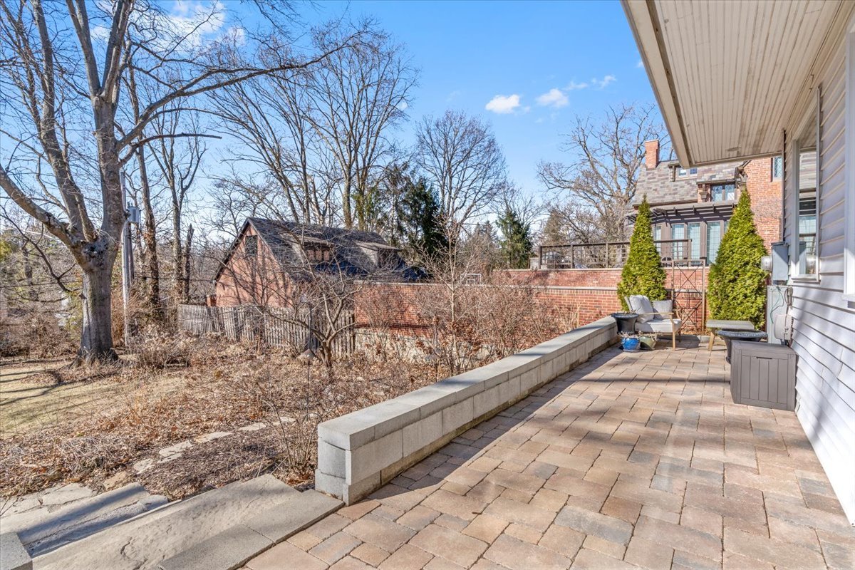 2121 South Illini Road Springfield, IL 62704 - Photo 40 of 43 a view of a backyard