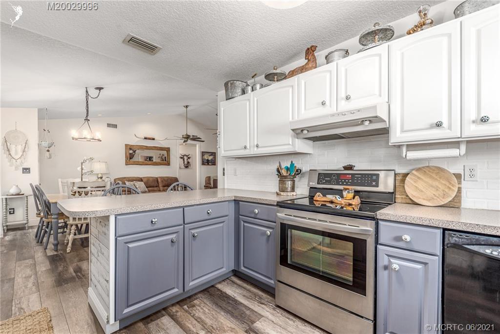 6906 Southeast Raintree Avenue Stuart, FL 34997 - Photo 17 of 20 Gallery Image 17