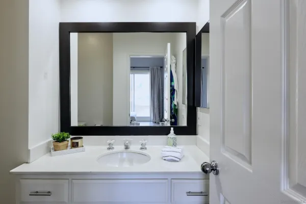 $555,000 | 3140 Castelar Court, Unit 202, Corona, CA 92882