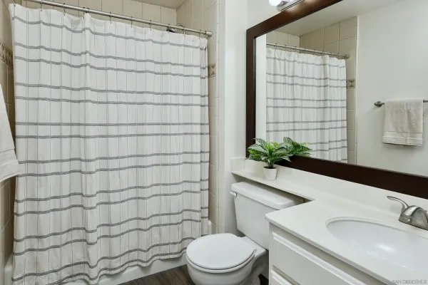 $555,000 | 3140 Castelar Court, Unit 202, Corona, CA 92882