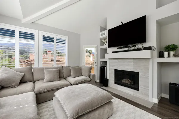 $555,000 | 3140 Castelar Court, Unit 202, Corona, CA 92882