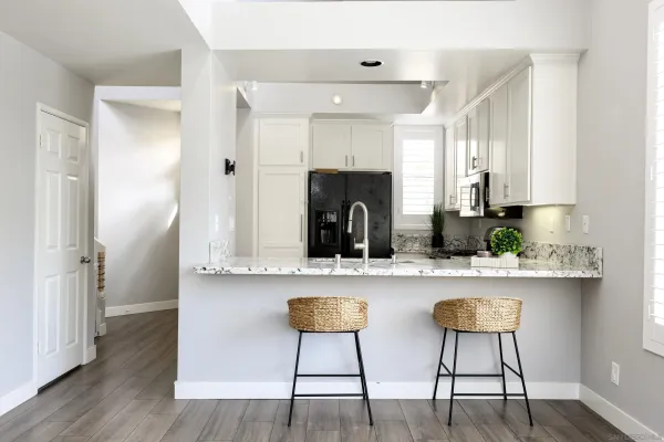 $555,000 | 3140 Castelar Court, Unit 202, Corona, CA 92882