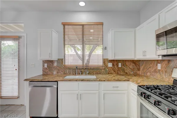 $2,350 | 1425 Hometown Avenue, Henderson, NV 89074