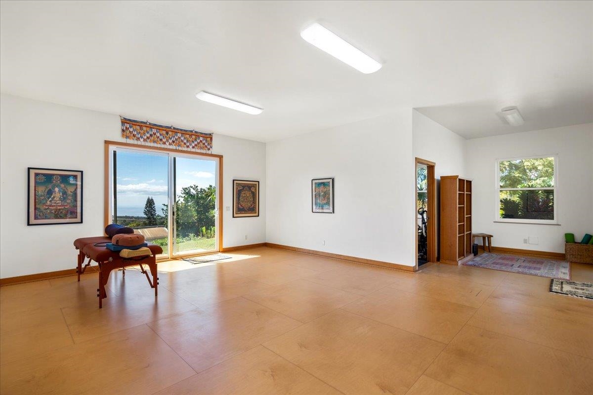 40 Pulehu Road Kula, HI 96790 - Photo 40 of 49 a view of a livingroom with furniture and a window