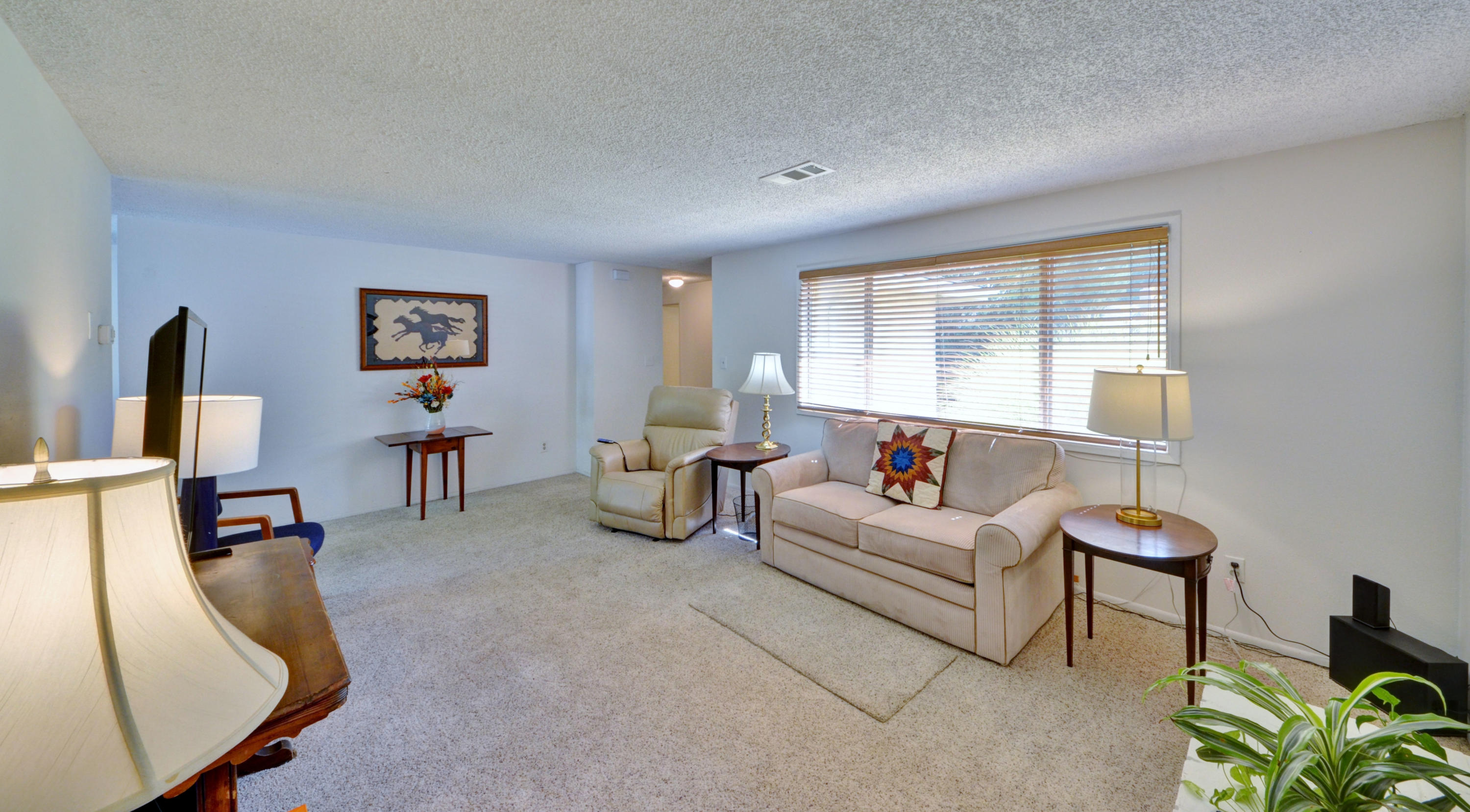95 Victoria Way Central Point, OR 97502 - Photo 3 of 16 004