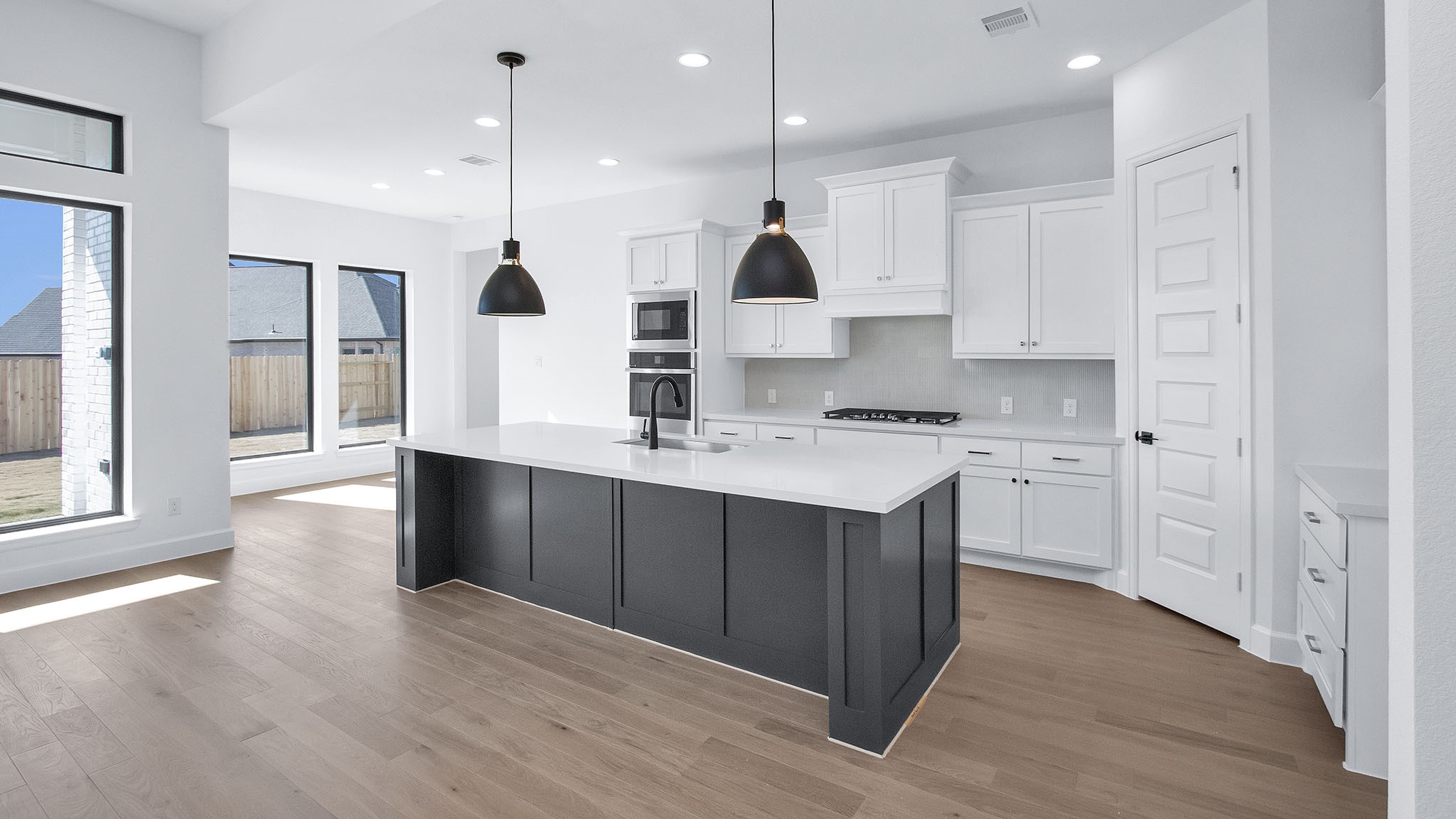 465 Lone Ranger Drive Montgomery, TX 77316 - Photo 3 of 25