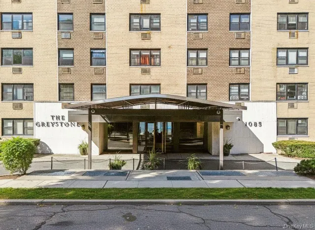$315,000 | 1085 Warburton Avenue, Unit 120, Yonkers, NY 10701