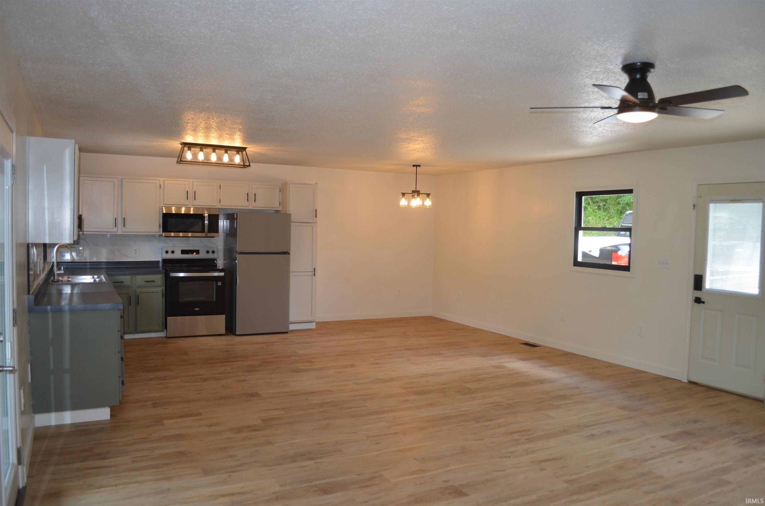11683 Black Point Road Syracuse, IN 46567 - Photo 9 of 21
