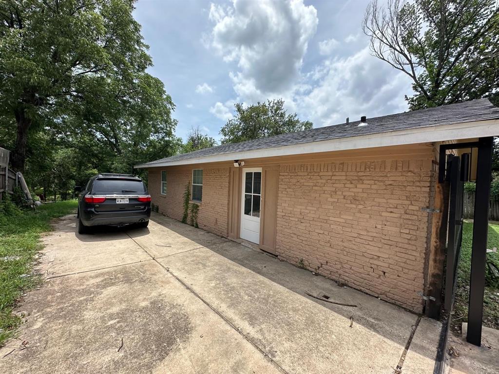 400 East Shady Grove Road Irving, TX 75060 - Photo 3 of 19